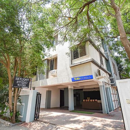 Fabhotel Skylight Studio Rooms - Nr Mcf Camp Pune Esterno foto