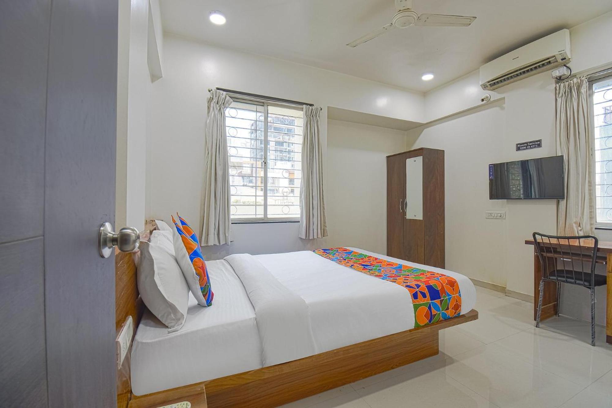 Fabhotel Skylight Studio Rooms - Nr Mcf Camp Pune Esterno foto