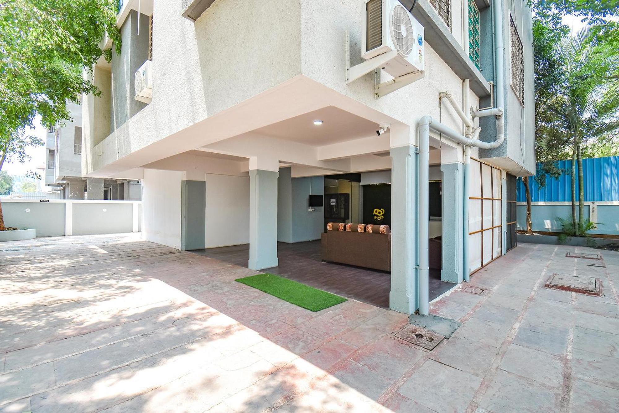 Fabhotel Skylight Studio Rooms - Nr Mcf Camp Pune Esterno foto